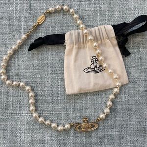 Vivienne Westwood Mini Bas Relief Pearl Choker